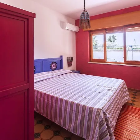 Torre Ulisse Bed & Breakfast *
